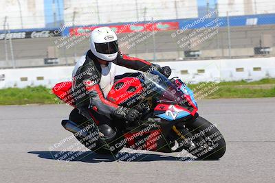 media/Jan-20-2023-Fastrack Riders (Fri) [[f2ad32aba3]]/Private/session 3 turn 9/